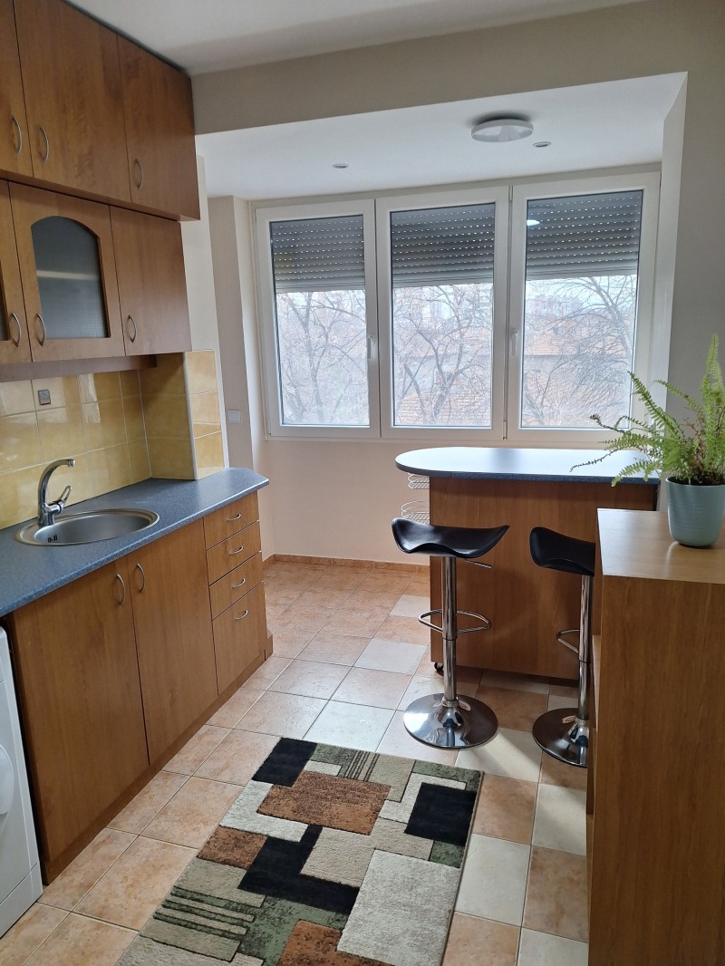 Дава под наем 4-СТАЕН, гр. Пловдив, Западен, снимка 9 - Апартаменти - 53478784