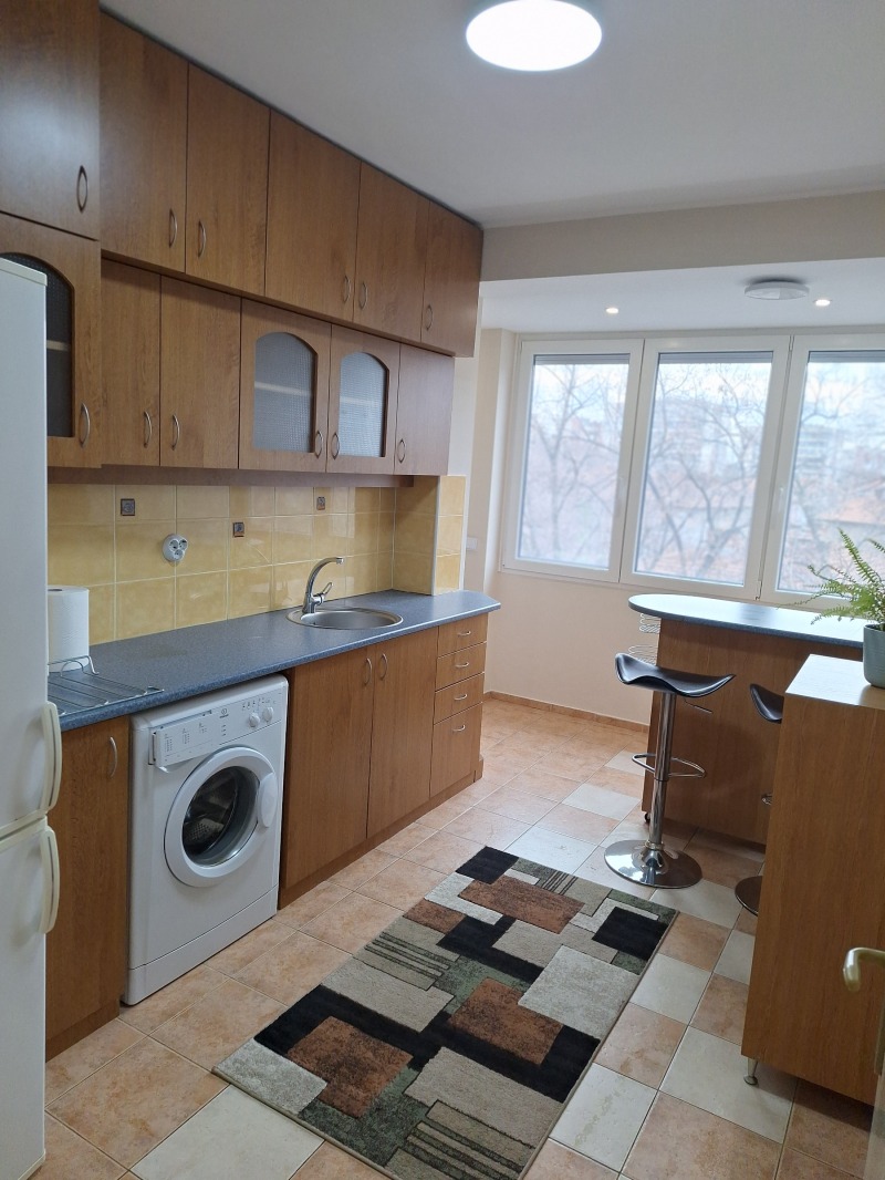 Дава под наем 4-СТАЕН, гр. Пловдив, Западен, снимка 8 - Апартаменти - 53478784