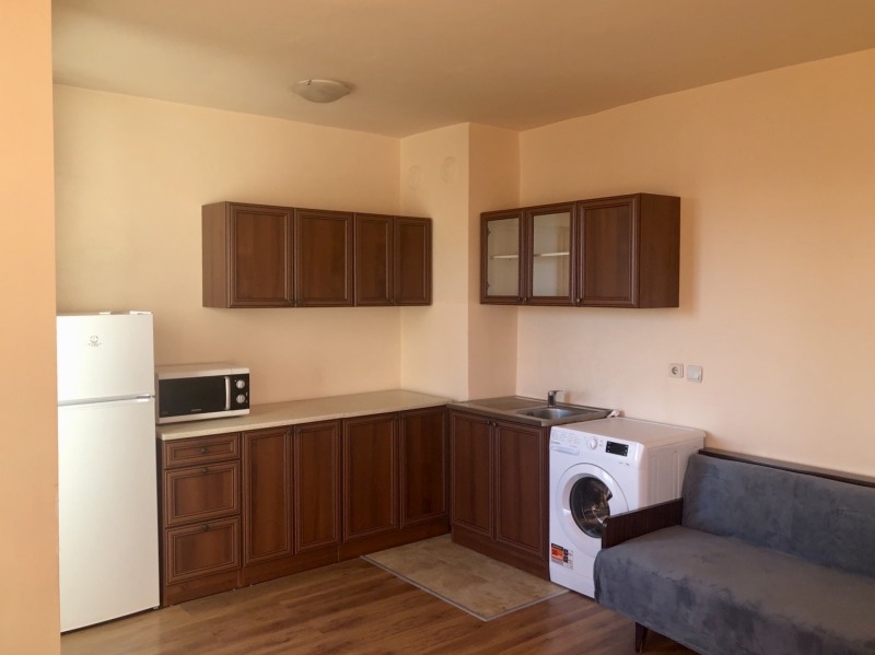 De inchiriat  1 dormitor Velico Târnovo , Țentâr , 60 mp | 37789098