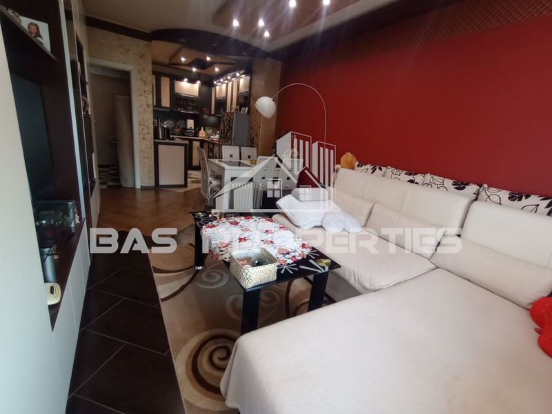 Дава под наем  2-стаен град София , Център , 65 кв.м | 73916039