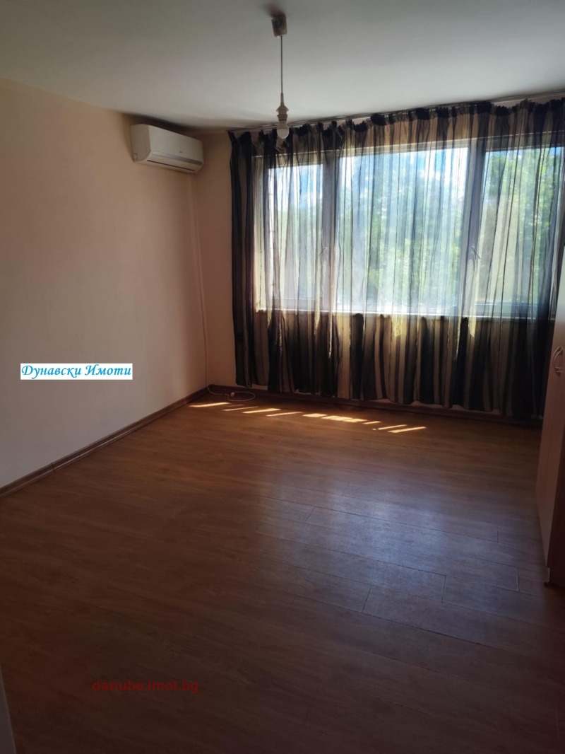 Издаје се  1 спаваћа соба Русе , Центар , 50 м2 | 78636912 - слика [2]