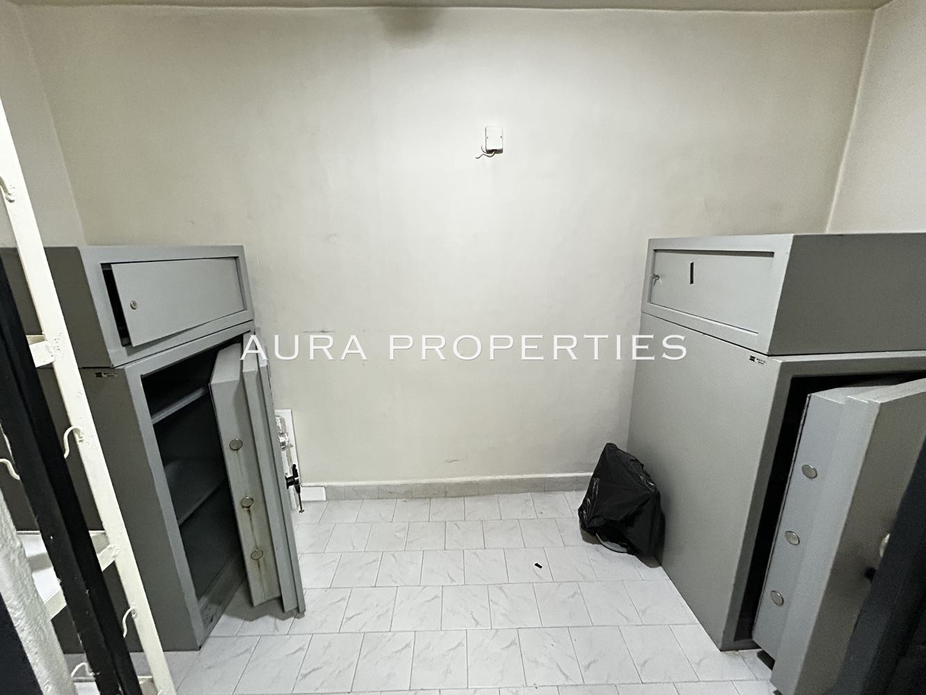 Дава под наем МАГАЗИН, гр. Разград, Център, снимка 9 - Магазини - 53603608