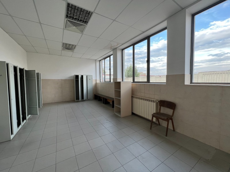 Do wynajęcia  Budynek przemysłowy Sofia , Woenna rampa , 1540 mkw | 43710270 - obraz [10]