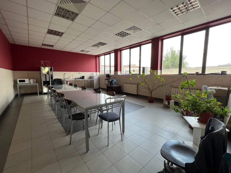 Do wynajęcia  Budynek przemysłowy Sofia , Woenna rampa , 1540 mkw | 43710270 - obraz [3]