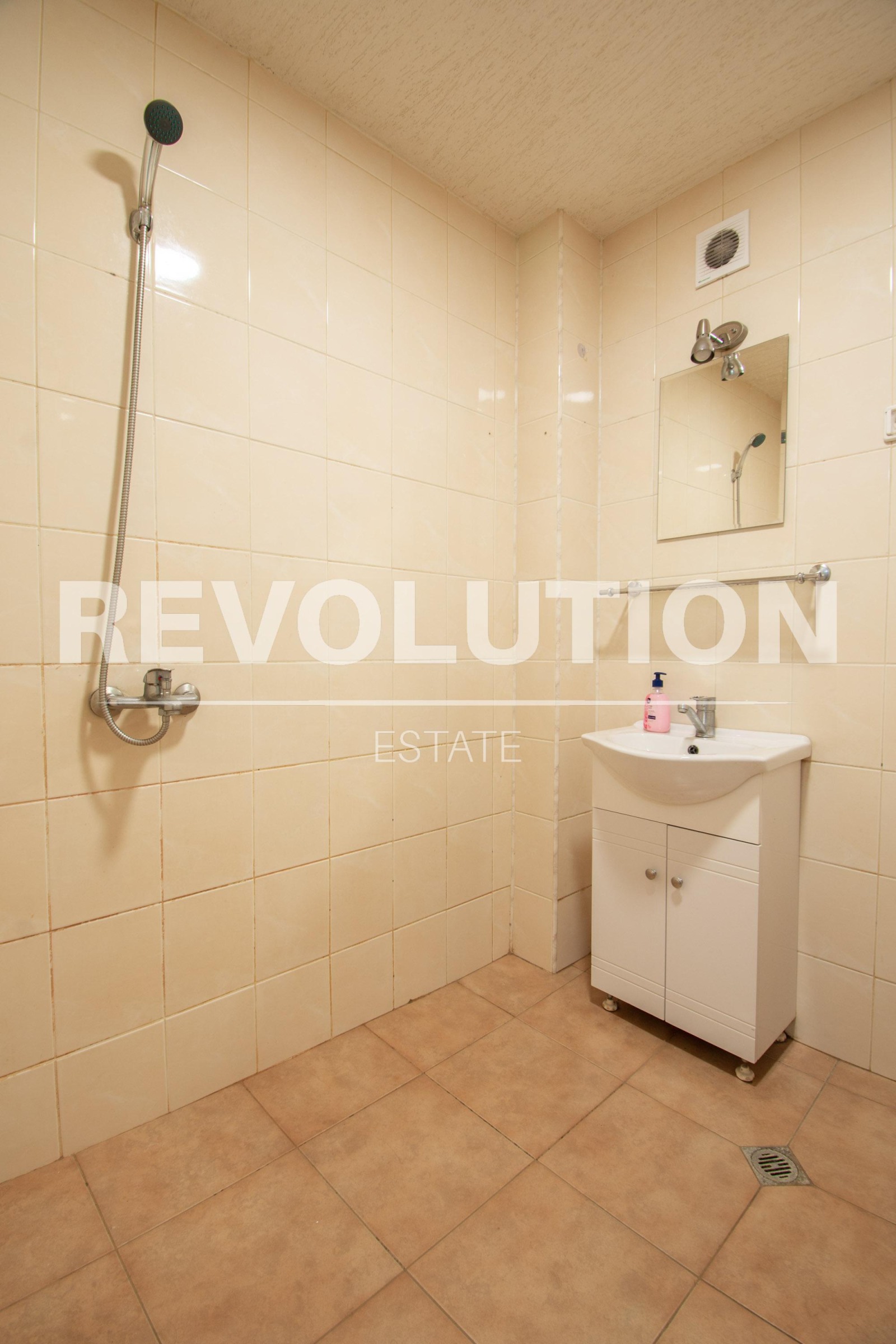 Дава под наем 3-СТАЕН, гр. София, Гео Милев, снимка 12 - Апартаменти - 53733435