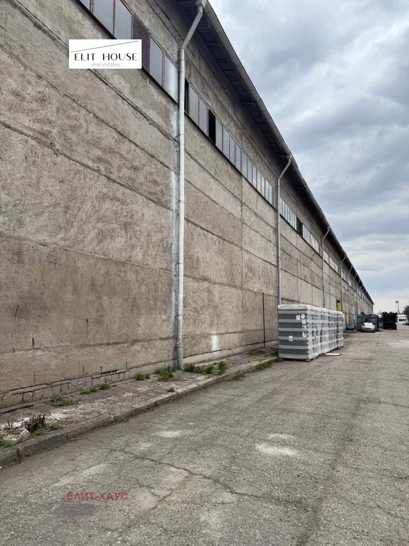 Дава под Наем СКЛАД в град София, Кремиковци - 5000 кв.м / 25 000 € » 48 895.75 лв., ЕЛИТ-ХАУС