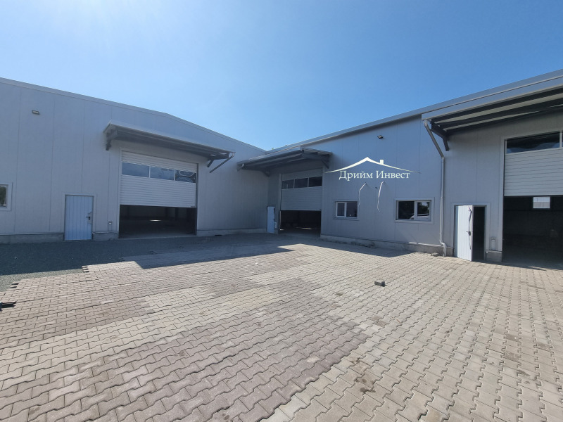Дава под Наем СКЛАД в град Пловдив, Индустриална зона - Юг - 860 кв.м / 3 010 € » 5 887.05 лв., ДРИЙМ ИНВЕСТ