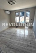 Под наем ЕТАЖ ОТ КЪЩА, област Варна, гр. Аксаково • 500 € • 38304817 — Holmes.bg