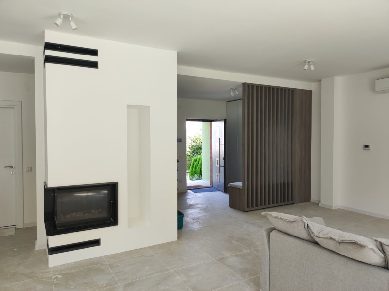 För uthyrning  Hus Sofia , Lozen , 345 kvm | 34123473 - bild [2]