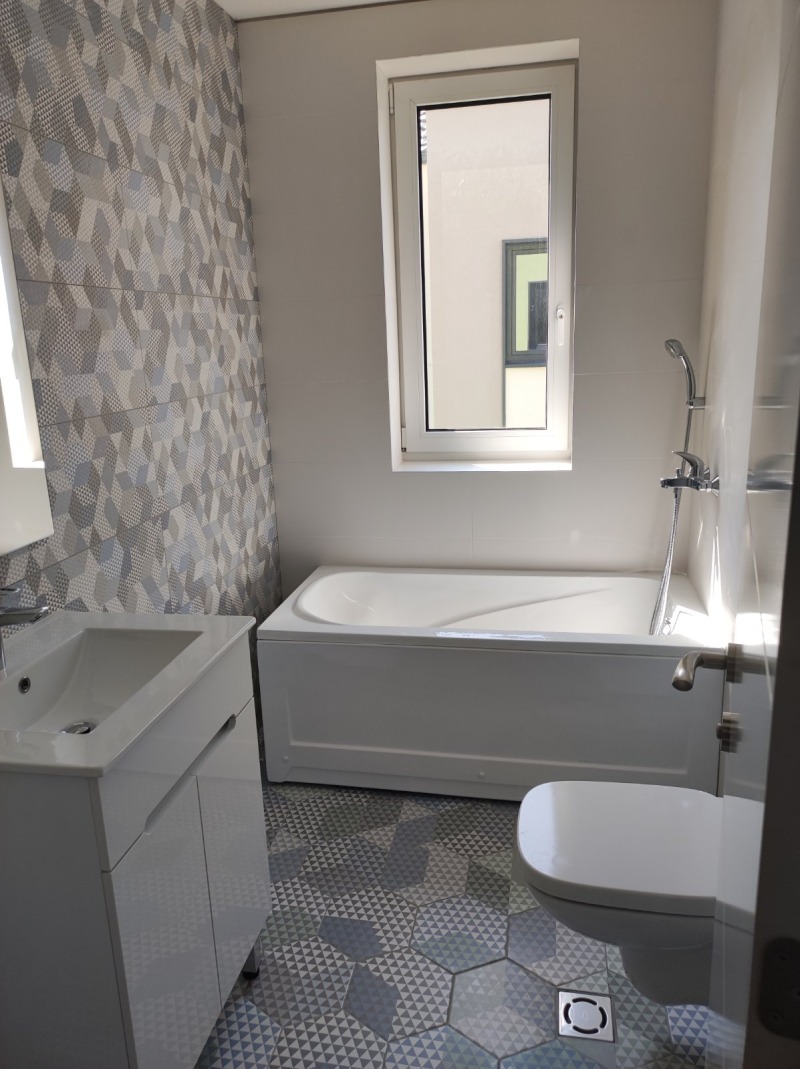 För uthyrning  Hus Sofia , Lozen , 345 kvm | 34123473 - bild [11]