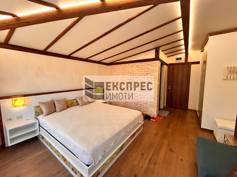 Kiadó  Ház Varna , m-t Zelenika , 250 négyzetméter | 42062034 - kép [8]