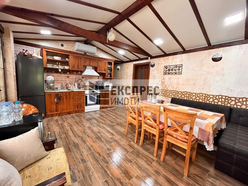Kiadó  Ház Varna , m-t Zelenika , 250 négyzetméter | 42062034 - kép [4]