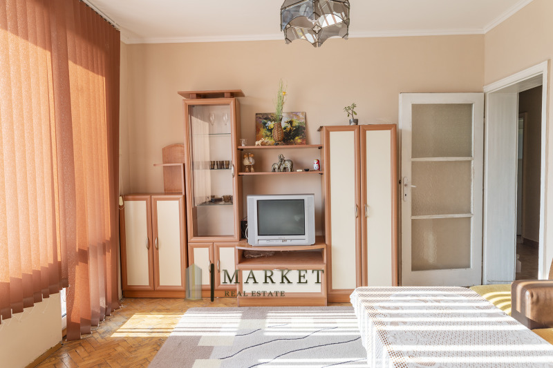 For Rent  1 bedroom Plovdiv , Mladezhki Halm , 65 sq.m | 39153942