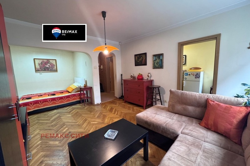 Дава под наем 2-СТАЕН, гр. София, Център, снимка 2 - Апартаменти - 53382823