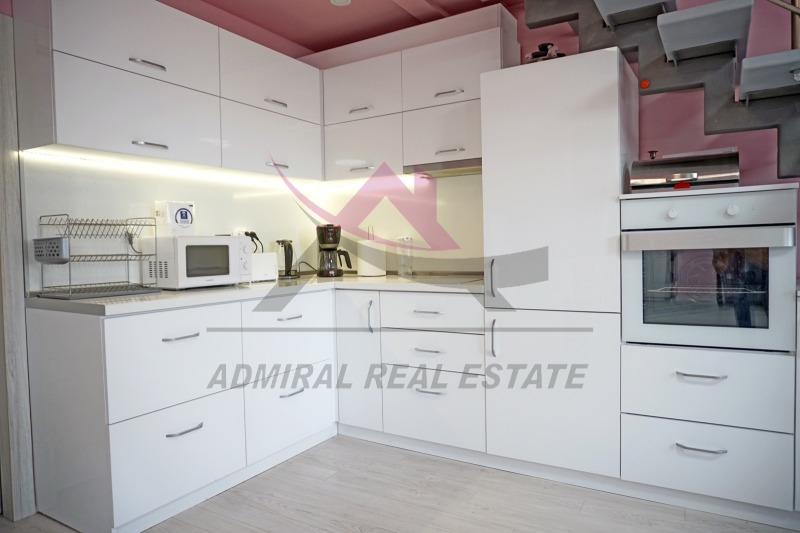 De inchiriat  Maisonette Varna , Țentâr , 150 mp | 17404435