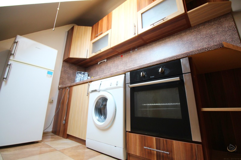 A louer  1 chambre Bourgas , Tsentar , 75 m² | 56469143