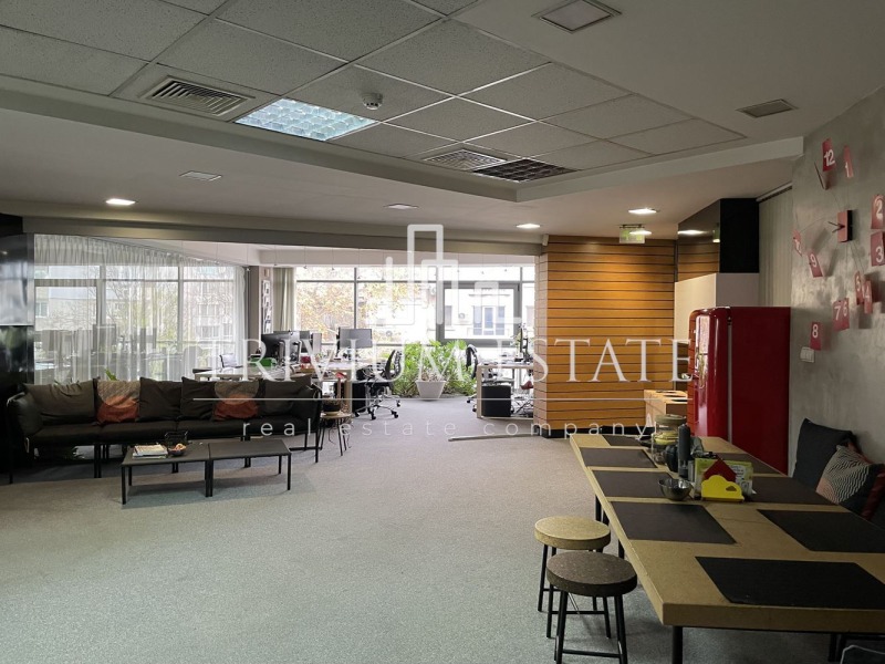Da affittare  Ufficio Plovdiv , Tsentar , 222 mq | 50610305 - Immagine [2]