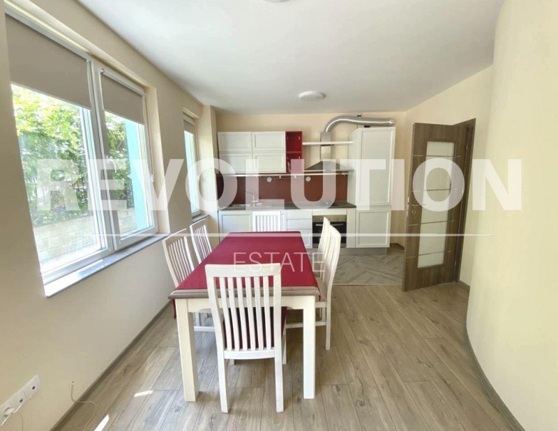 Под наем 3-СТАЕН, град Варна, ВИНС-Червен площад • 700 € • 95778592 — Holmes.bg