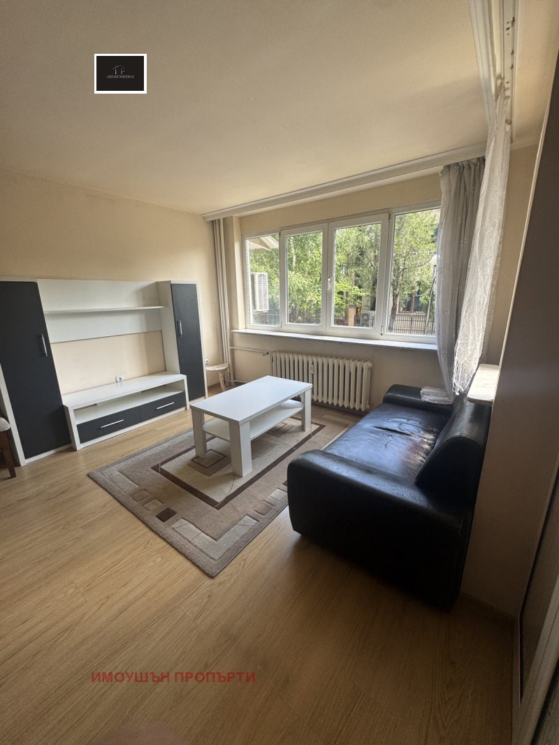 Zu vermieten  3 Schlafzimmer Sofia , Izgrew , 120 qm | 64927730