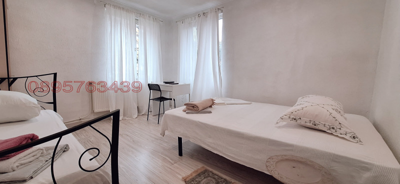 Дава под наем КЪЩА, гр. Перник, Център, снимка 7 - Къщи - 52809456