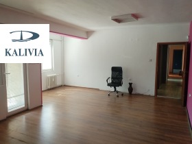 3 quartos Geo Milev, Sofia