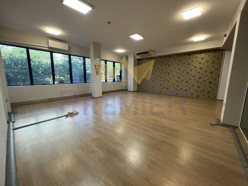 K pronájmu  Kancelář Varna , Ljatno kino Trakija , 90 m2 | 97185187