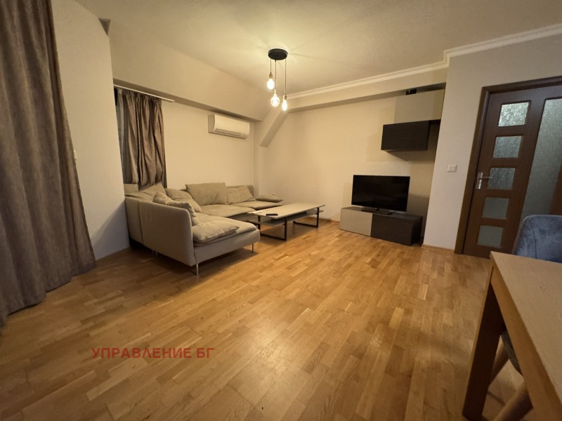 A louer  2 chambres Sofia , Geo Milev , 90 m² | 58365008