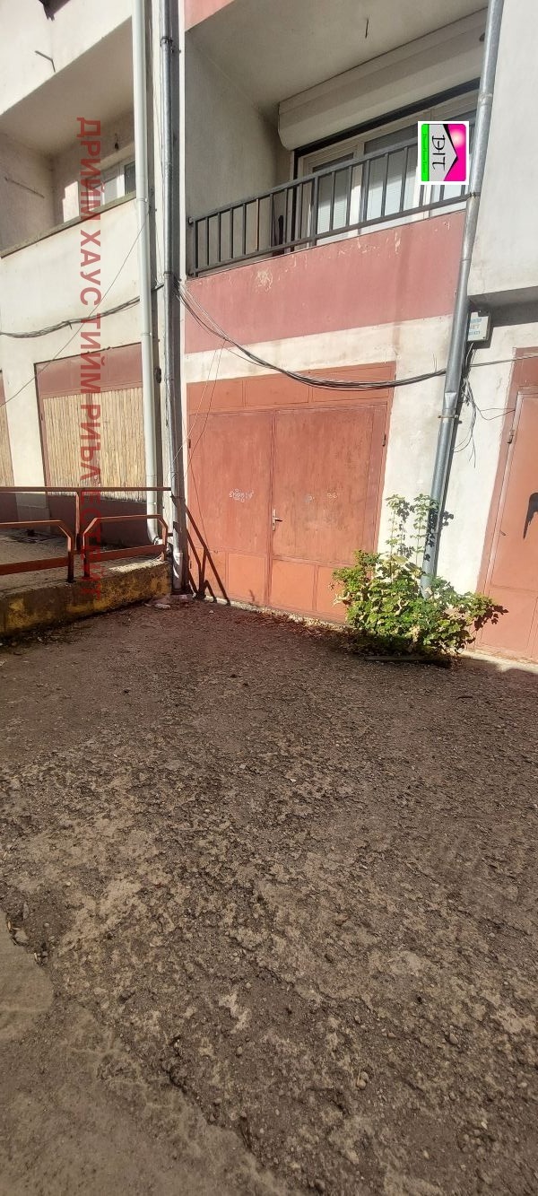 Дава под наем ГАРАЖ, ПАРКОМЯСТО, гр. София, Лагера