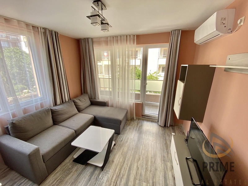 Kiadó  1 hálószoba Burgas , Centar , 70 négyzetméter | 25776053
