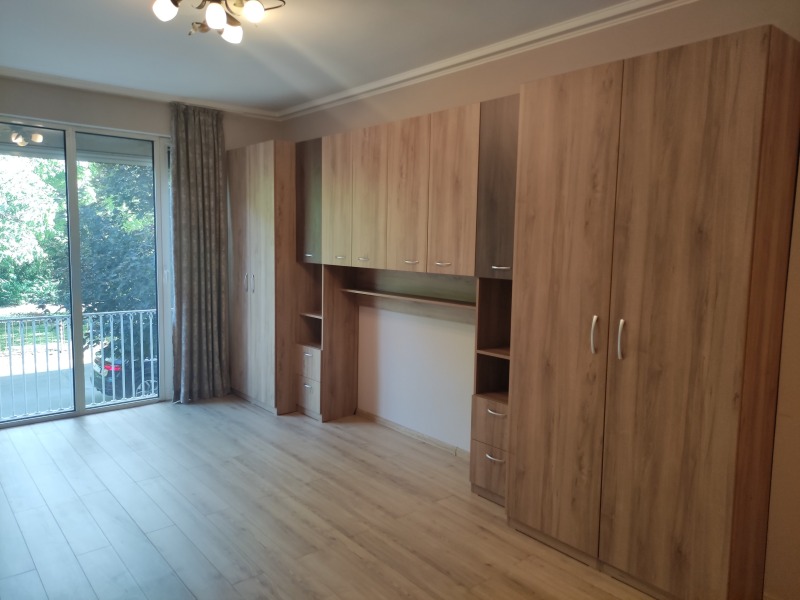 För uthyrning  1 sovrum Sofia , Centar , 84 kvm | 41063549 - bild [3]