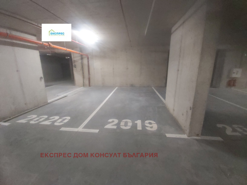 Издаје се  Гараге Софија , Славија , 14 м2 | 86499630 - слика [2]