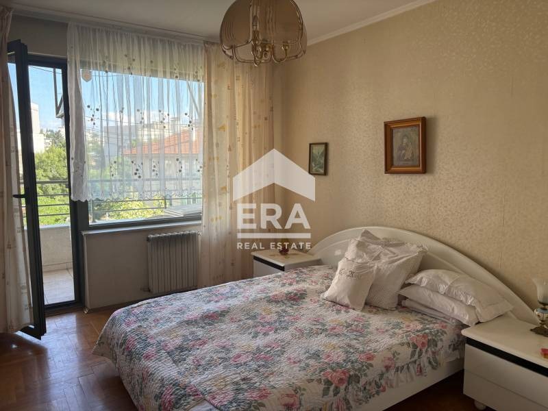 Zu vermieten  1 Schlafzimmer Sofia , Iwan Wazow , 70 qm | 30692344