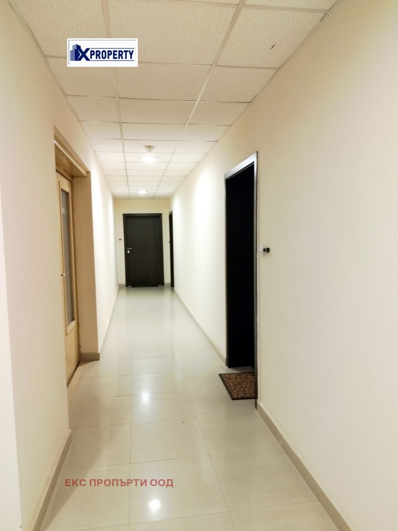 En renta  1 dormitorio Pernik , Moshino , 42 metros cuadrados | 16302129 - imagen [11]