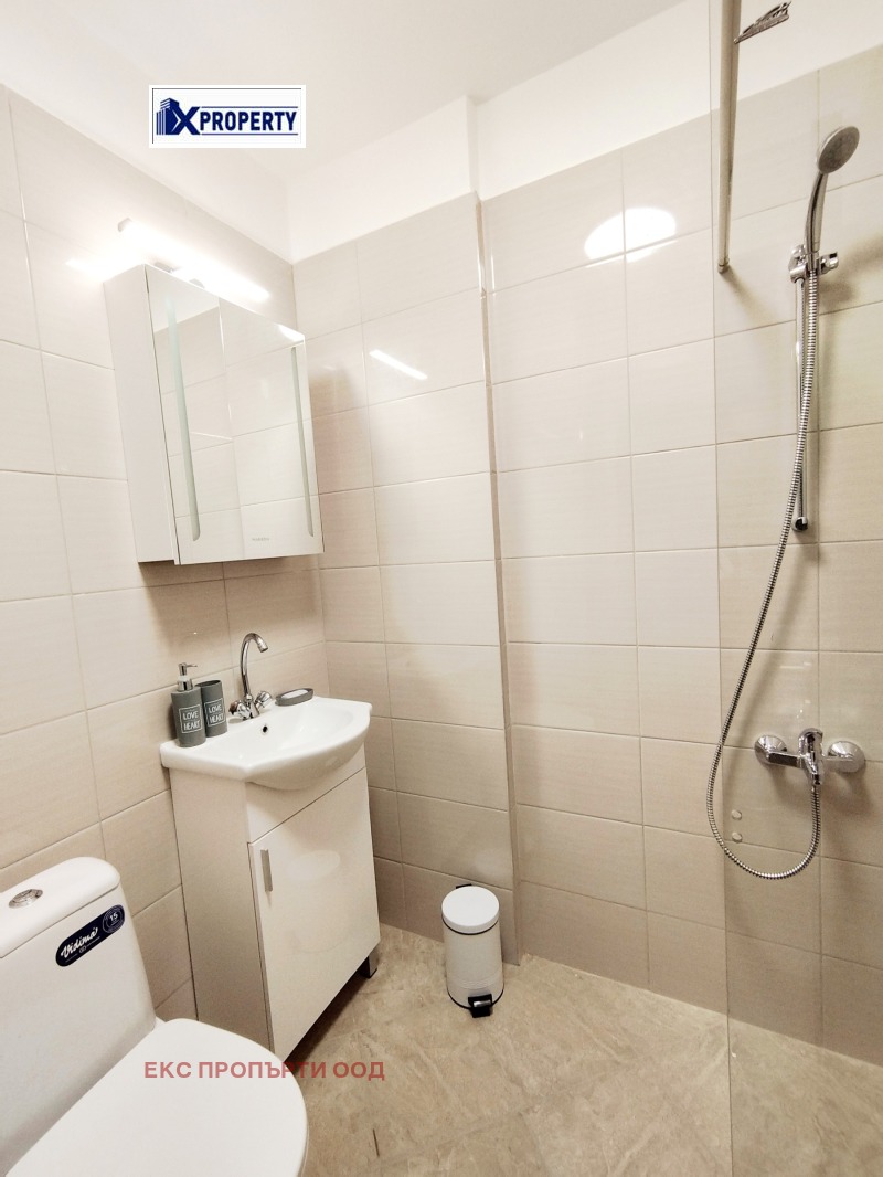 En renta  1 dormitorio Pernik , Moshino , 42 metros cuadrados | 16302129 - imagen [9]