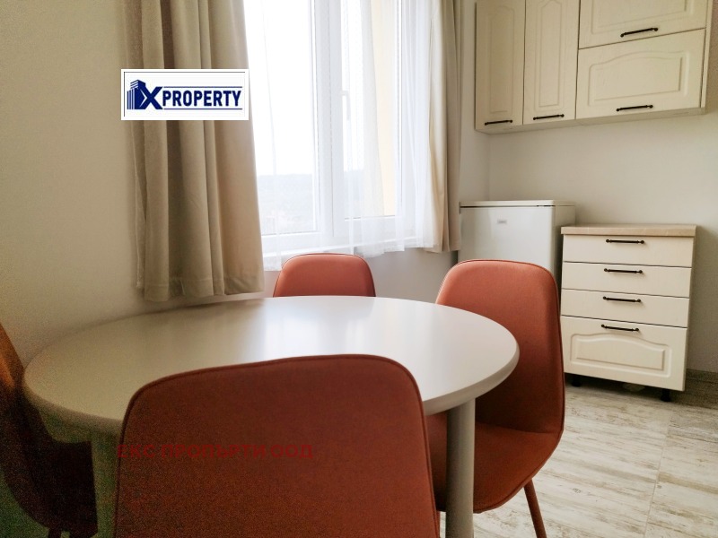 En renta  1 dormitorio Pernik , Moshino , 42 metros cuadrados | 16302129 - imagen [4]