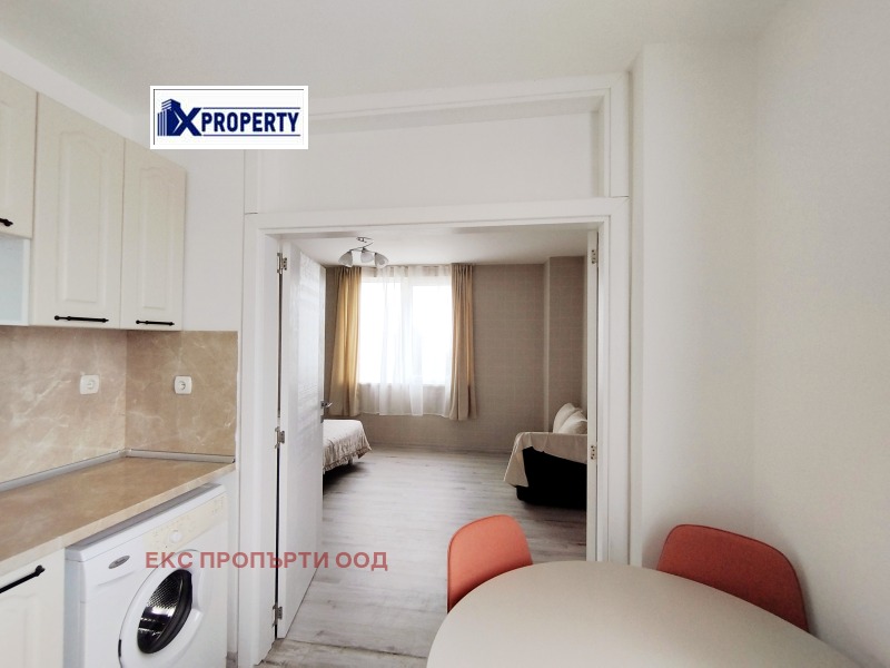 En renta  1 dormitorio Pernik , Moshino , 42 metros cuadrados | 16302129 - imagen [2]