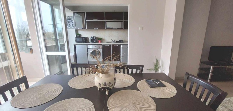 A louer  3 chambres Varna , Tsentar , 100 m² | 56237386