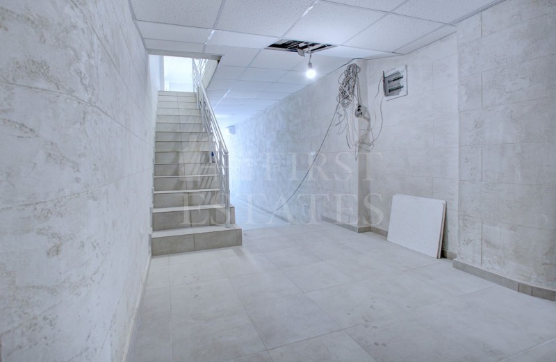 Дава под наем МАГАЗИН, гр. София, Център, снимка 4 - Магазини - 41896610