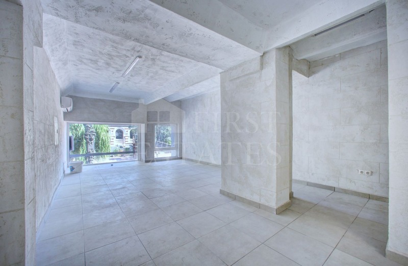 Дава под наем МАГАЗИН, гр. София, Център