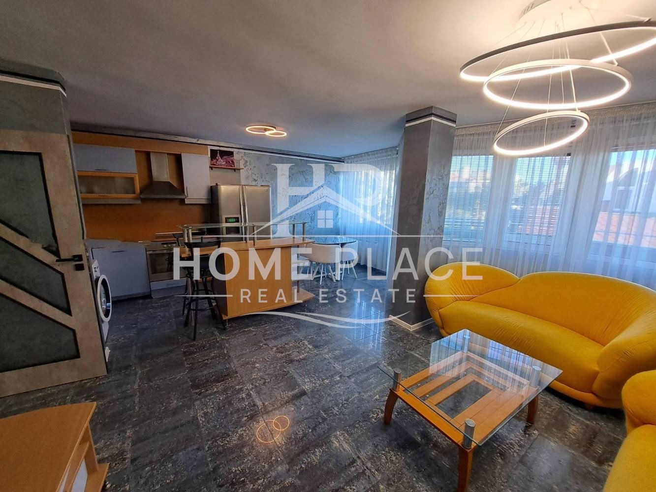 Дава под наем МНОГОСТАЕН, гр. Варна, Център