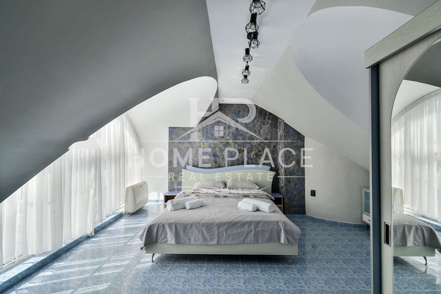 Дава под наем МНОГОСТАЕН, гр. Варна, Център, снимка 5 - Апартаменти - 54224603