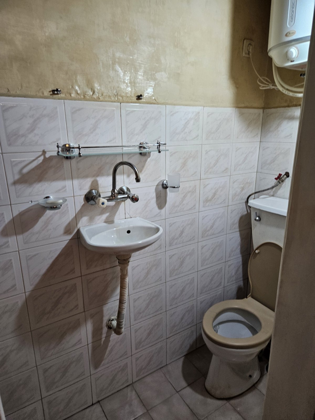 Дава под наем АТЕЛИЕ, ТАВАН, гр. София, Изгрев, снимка 9 - Апартаменти - 54622149