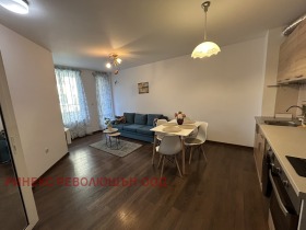 1 quarto Lazur, Burgas 1