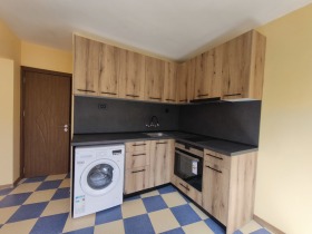 3-стаен град Варна, Колхозен пазар