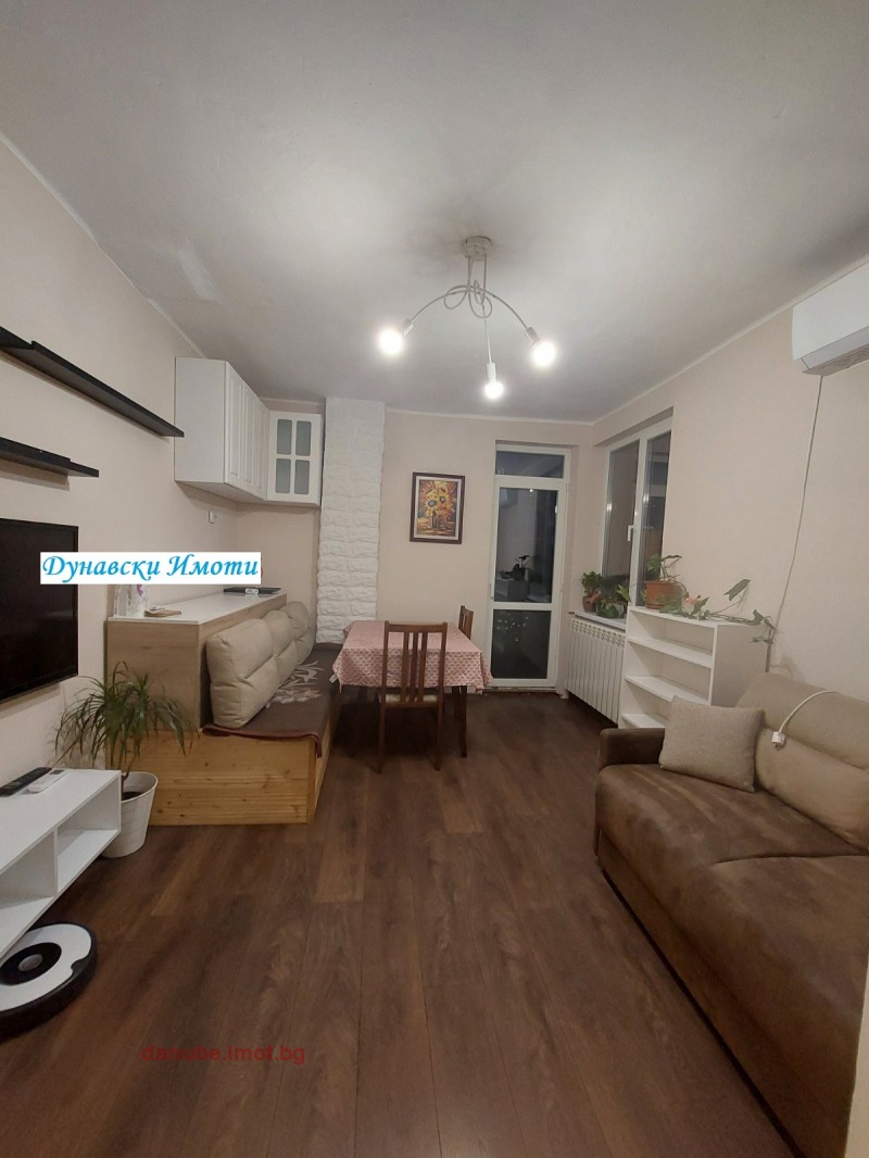 Издаје се  2 спаваће собе Русе , Центар , 70 м2 | 95144099