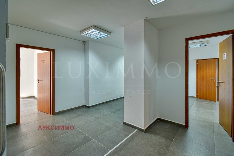 Te huur  Kantoor Sofia , Gotse Deltsjev , 260 m² | 32139087 - afbeelding [9]