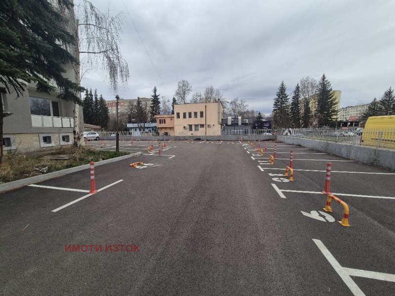 Дава под наем ГАРАЖ, ПАРКОМЯСТО, гр. Перник, Изток, снимка 2 - Гаражи и паркоместа - 52670472