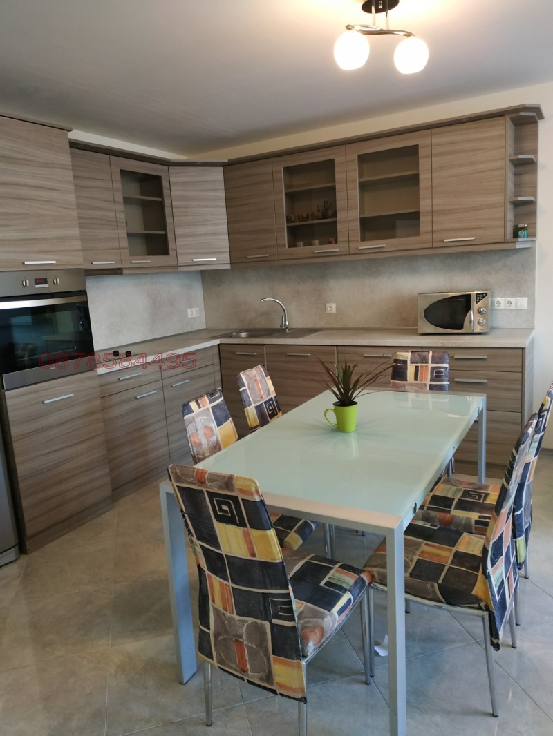 Da affittare  1 camera da letto Varna , Kolhozen pazar , 60 mq | 83228330