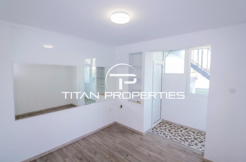 Do wynajęcia  Biuro Warna , Cweten kwartal , 30 mkw | 11913333 - obraz [2]