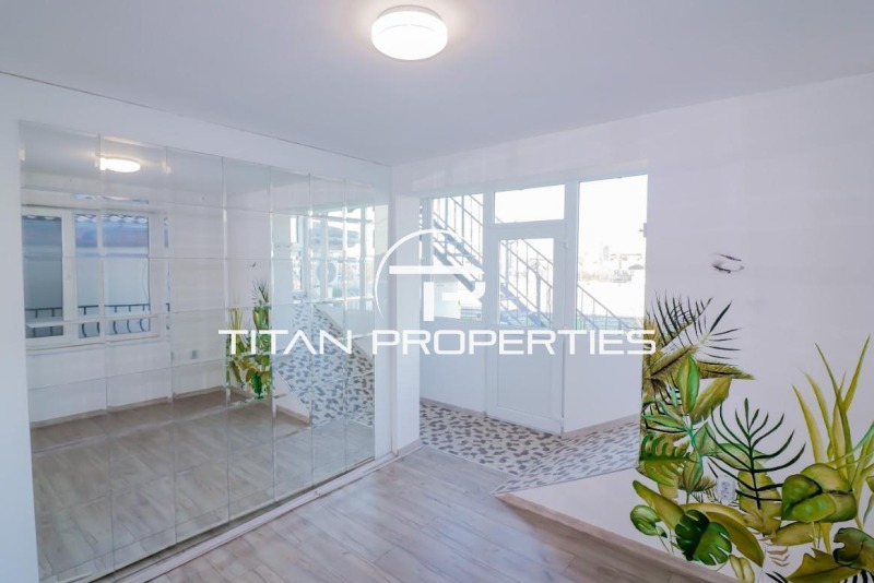 Дава под нем  Офис, град Варна, Цветен квартал •  375 EUR • ID 86691751 — holmes.bg - [1] 